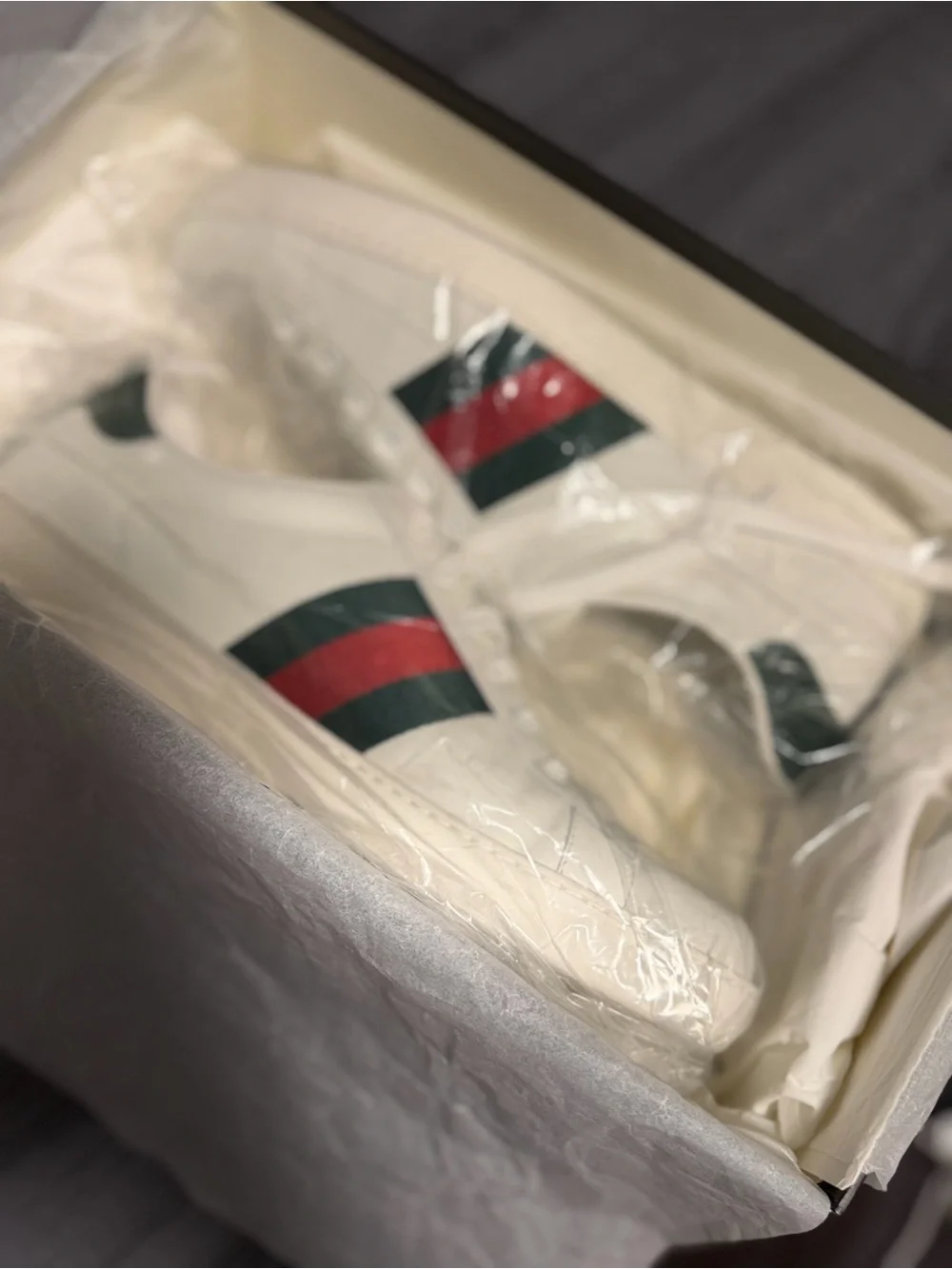 Gucci White Leather Sneakers with Green & Red Web Stripe